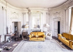 RAVENSBURGER Puzzle Lost Places: White Room (1000 pieces)