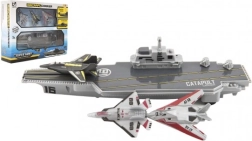 Flugzeugträger mit Kampfflugzeugmodellen