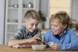 Growing Geode Crystals by MAC TOYS – experimental kit