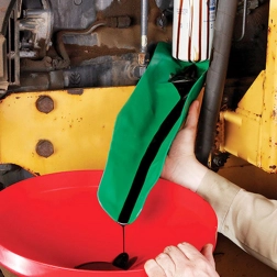 Werkzeug zum Ölwechsel im Auto