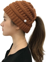 Winter ponytail beanie - brown