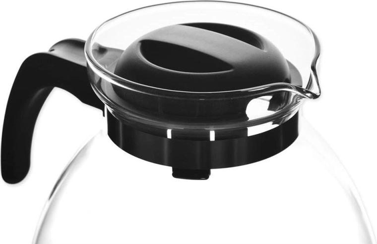 Ergonomic handle and precise spout