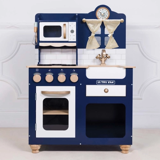 Realistische keuken vol functies