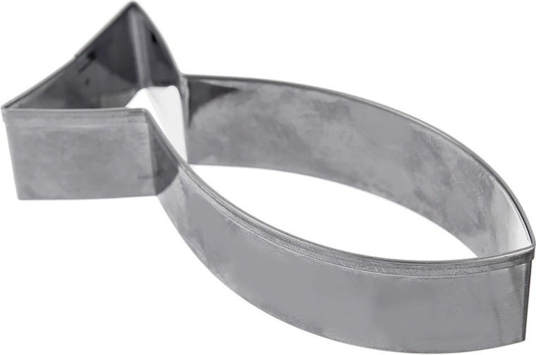 Crisp fish shape for striking cookies