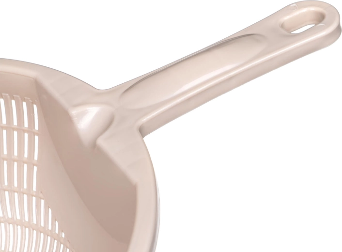 Comfortable handle with hanging eyelet