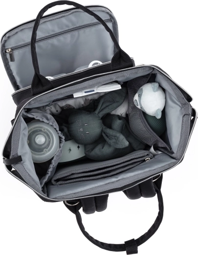 Schneller Zugriff dank weiter Öffnung und rückseitigem Reißverschluss