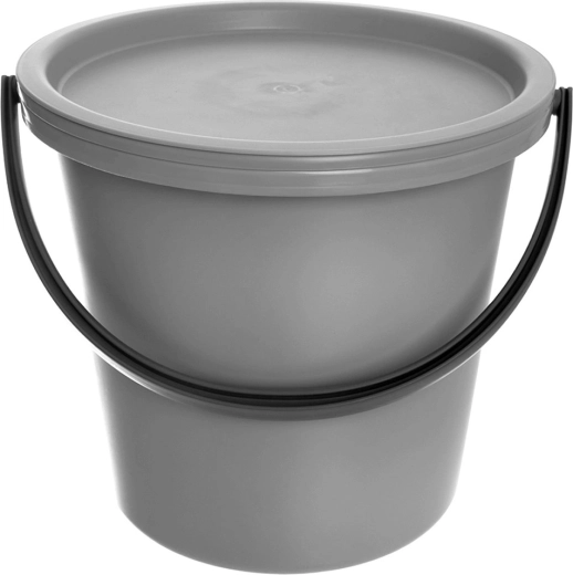 Lid to prevent spills and dirt