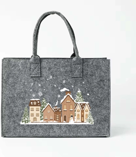 Sac de Noël en feutre gris avec des maisons enneigées