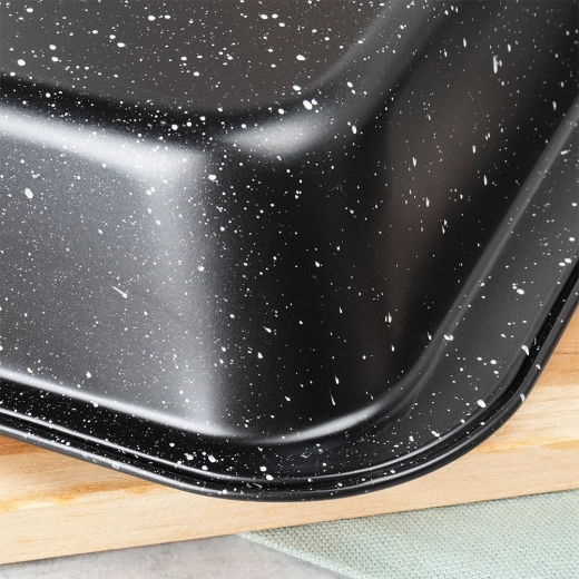 High edges for clean and safe handling