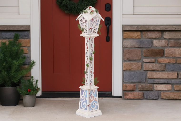 Freestanding decor for indoors and covered outdoor areas