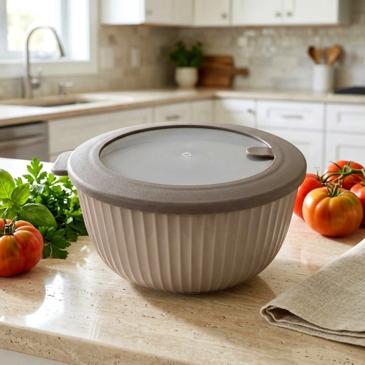 Convenient carrying and versatile use