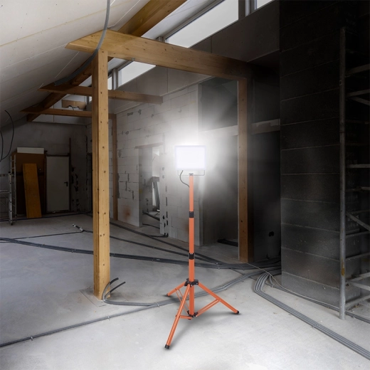 Lumière puissante et homogène 4500 lm