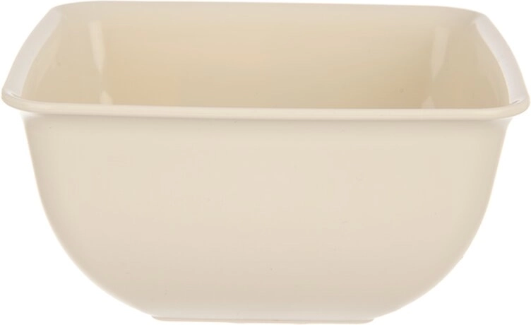 Couleur crème neutre assortie à la vaisselle