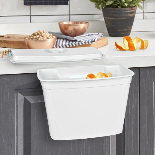 Schnelles Entsorgen von Schnittresten direkt von der Arbeitsplatte