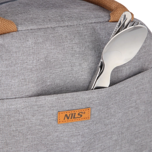 Praktische Fronttasche und stabile Tragegriffe