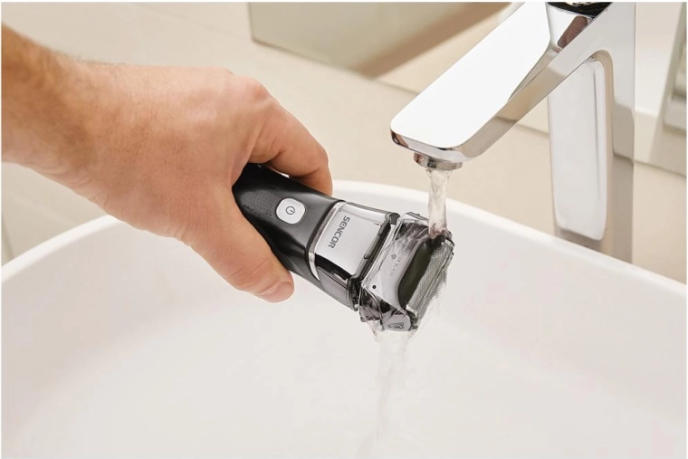 Easy cleaning under running water
