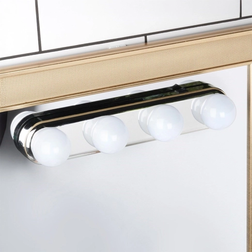 Even light for precise makeup