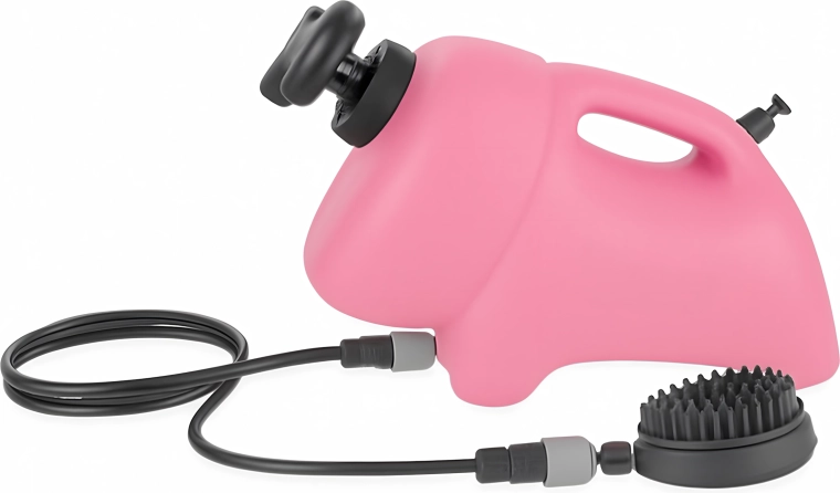 Portable 8 L reservoir with long hose