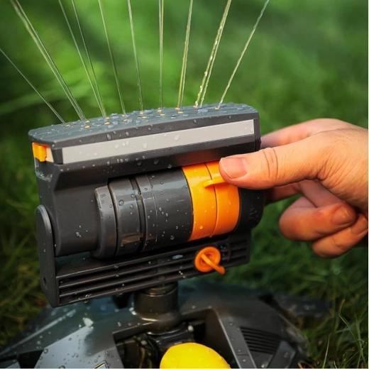 Fully adjustable spray