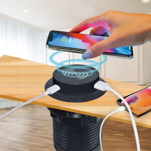 Schnelles Laden über USB-C PD und USB-A QC 3.0