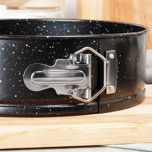 Spring-release rim with safety lock