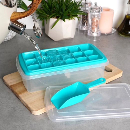 Easy filling and hassle-free cube release