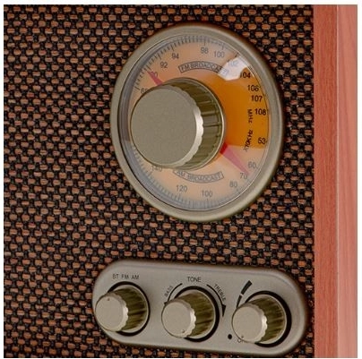 Classic AM/FM tuner with analog tuning