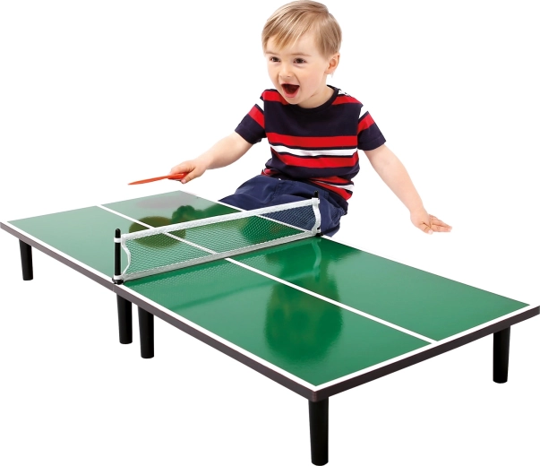 Tennis de table compact sur une table classique