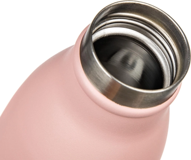 Acier inoxydable de qualité à l’intérieur et à l’extérieur