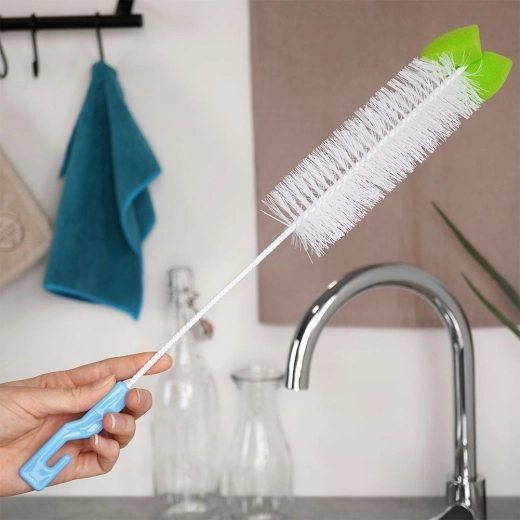 Long reach for narrow containers