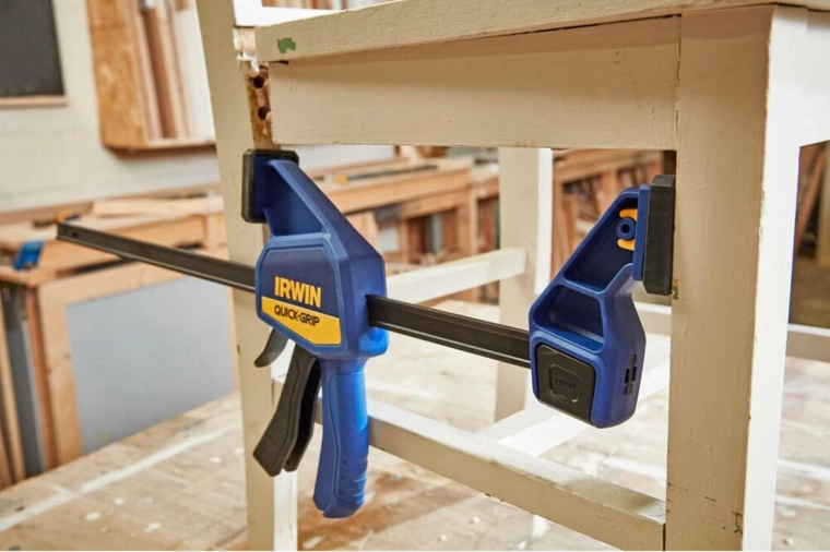 QUICK-CHANGE : passez du serrage à l’écartement en un instant