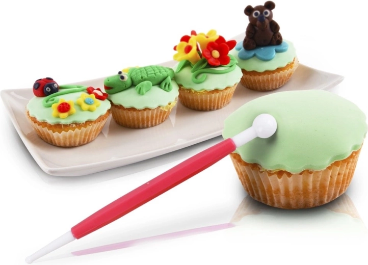 Fine details for flowers and figurines