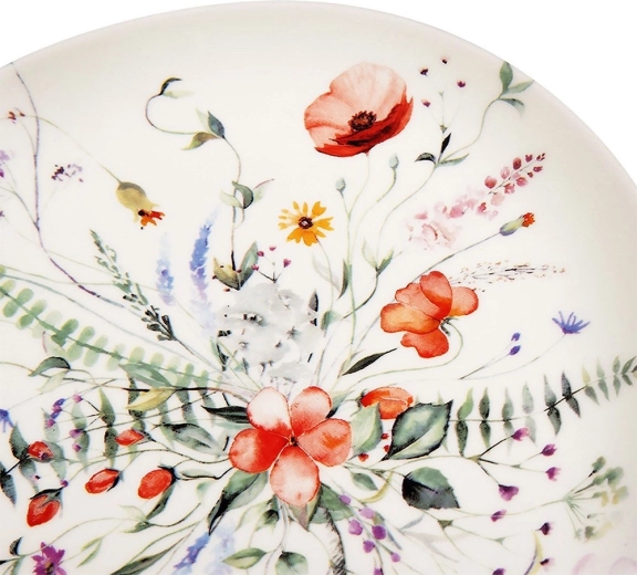 Quality porcelain with glossy glaze