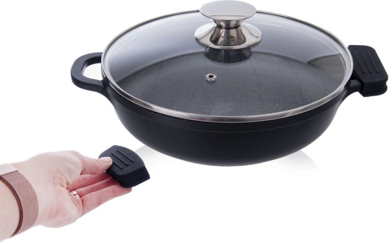 Universal for most pots and pans