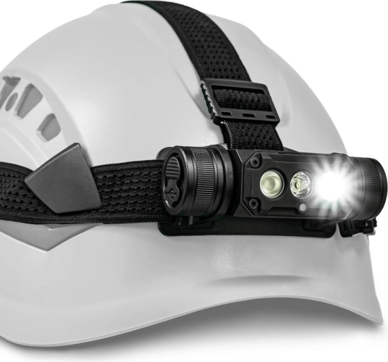 Up to 1200 lm and 100 m throw