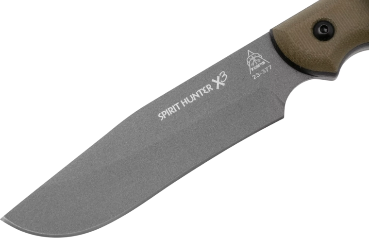 Durable 1095 carbon steel blade with Cerakote coating