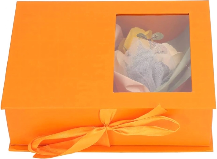 Emballage cadeau et touche florale