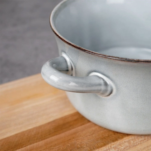 Robuste glasierte Keramik