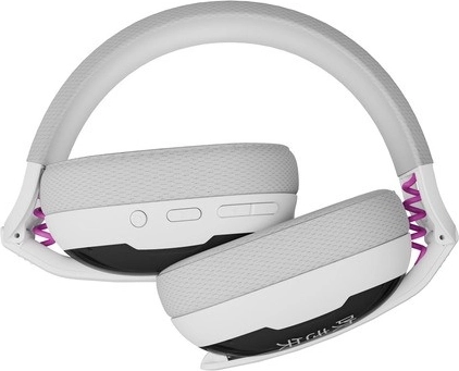 Lightweight, foldable design for maximum comfort