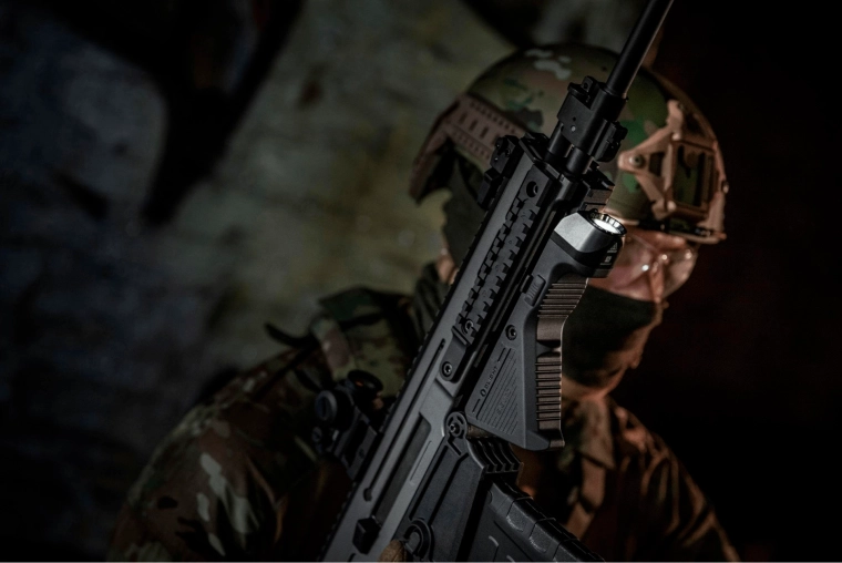 Puissance jusqu’à 1450 lm et portée de 240 m