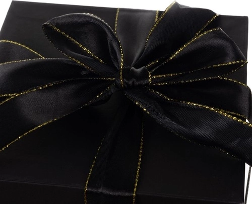 Geschenkverpackung mit Schleife – direkt bereit zum Verschenken