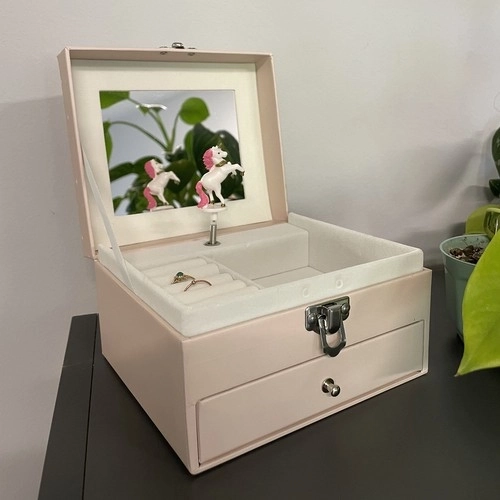 Spieluhr mit drehendem Einhorn