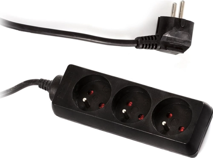 Three sockets in one extension lead