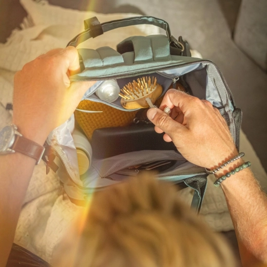 Clevere Organisation mit Thermotaschen und Tasche für nasse Dinge