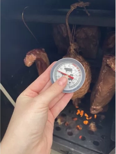 An ideal helper for a smoker and for everyday cooking