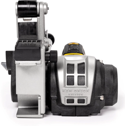 Adjustable angle guides 15°–30° with leather lining