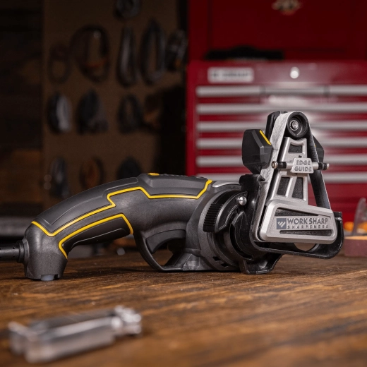 Flexible abrasive belts for a perfectly smooth edge