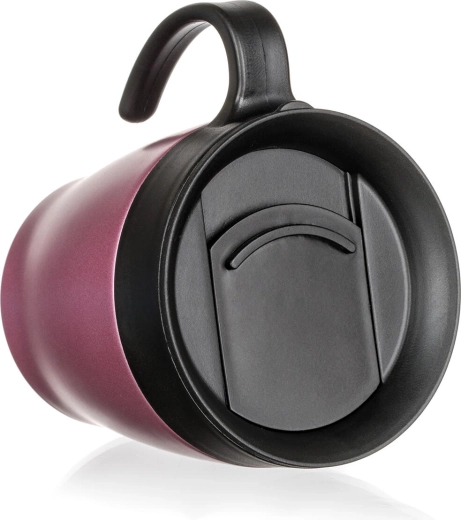 Safe sipping thanks to the lid with sliding closure