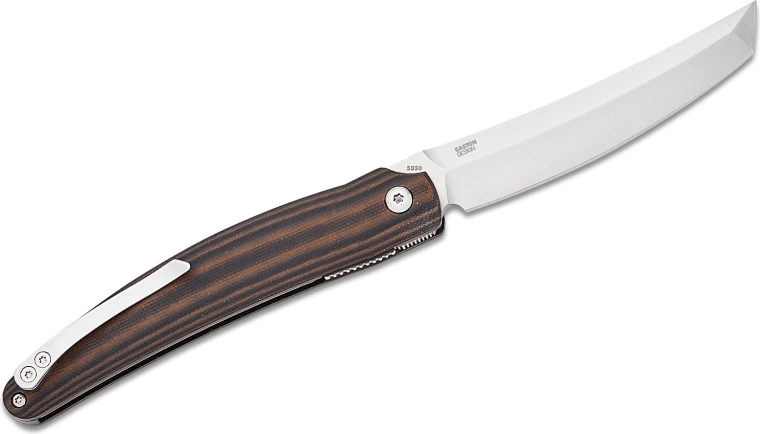 Durable D2 steel blade with satin finish