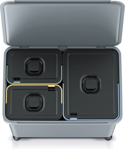 Drei separate Behälter für übersichtliches Sortieren